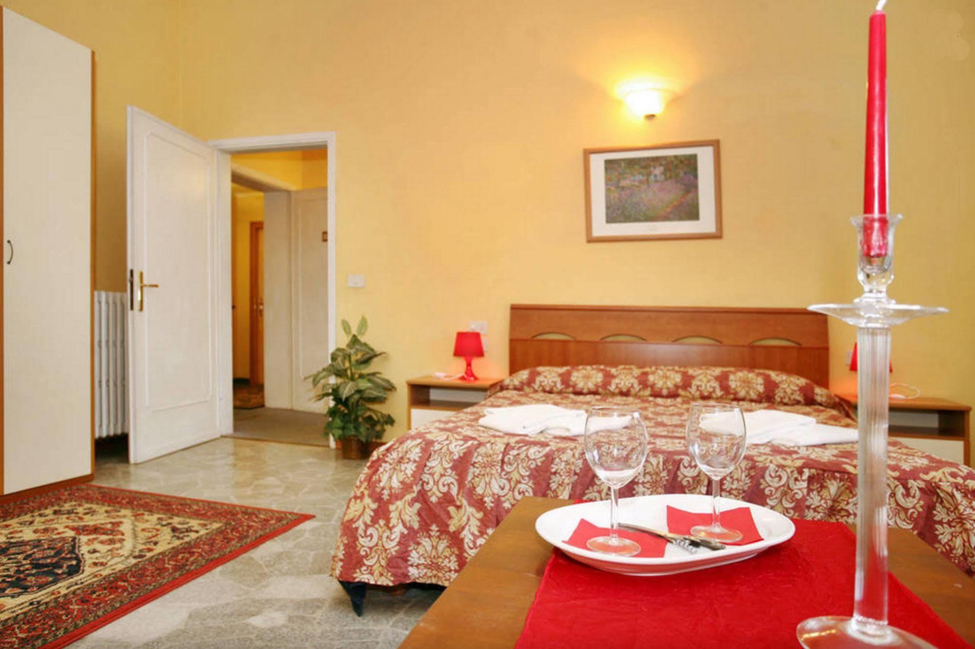 Argentiere Room Apartments Florence Exterior photo
